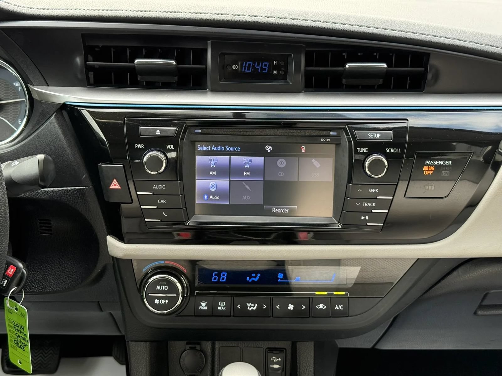 Used 2014 Toyota Corolla LE FWD image 17