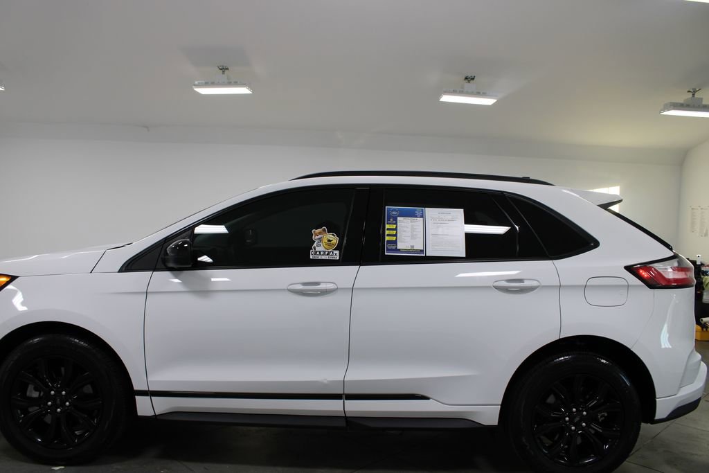 Used 2022 Ford Edge SE w/ Black Appearance Package image 6