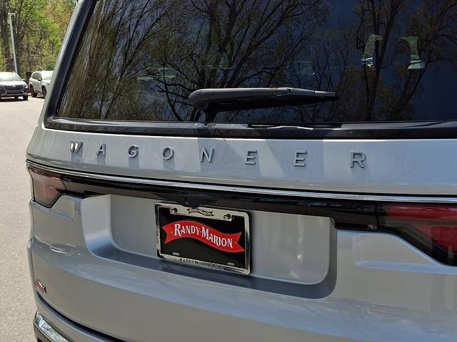 Used 2024 Jeep Wagoneer L Series II w/ Premium Group I image 32