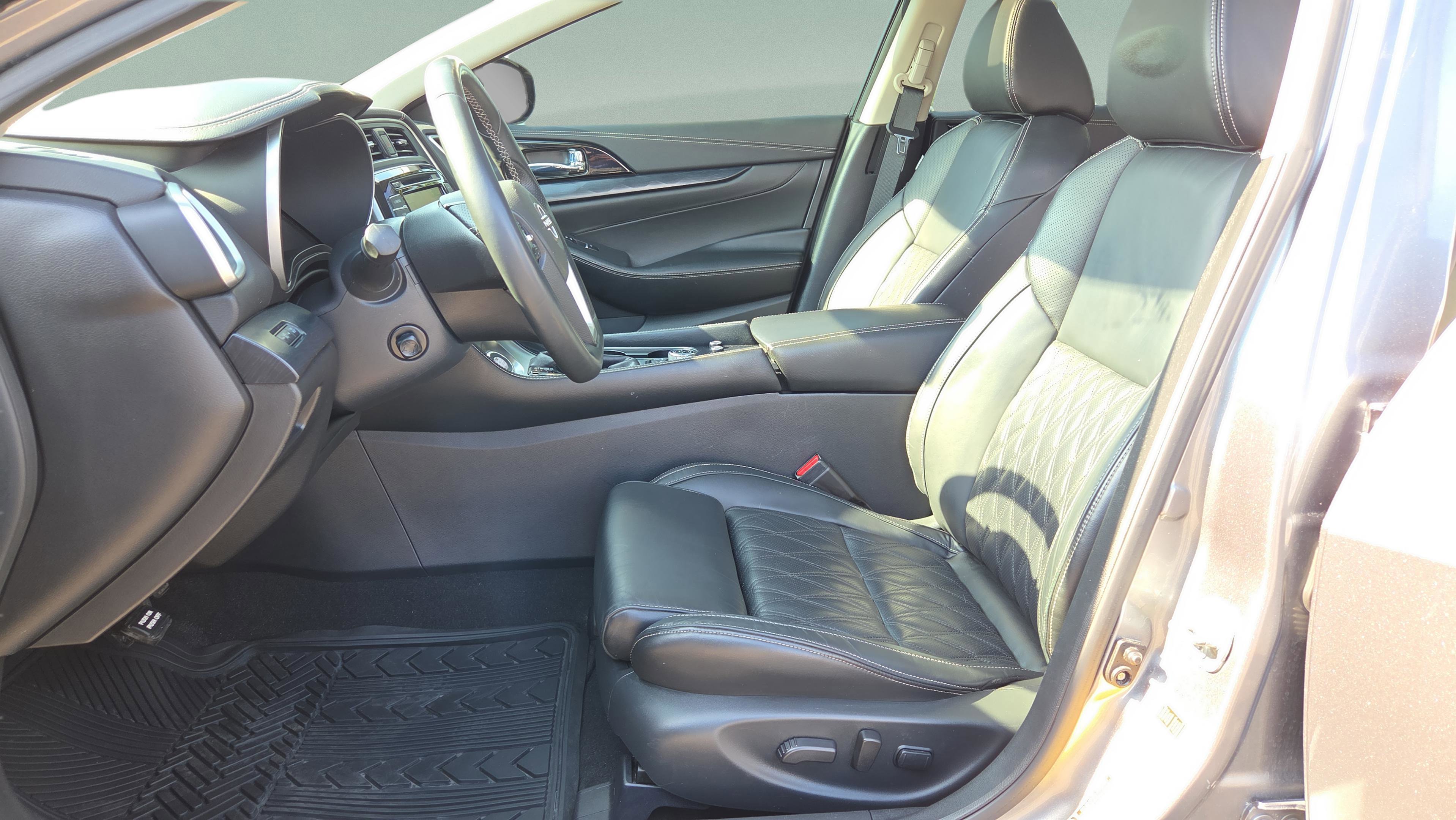 Used 2023 Nissan Maxima Platinum w/ Sport Mat Group FWD image 11