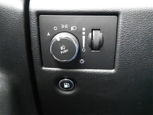 Used 2015 Jeep Grand Cherokee Overland image 25