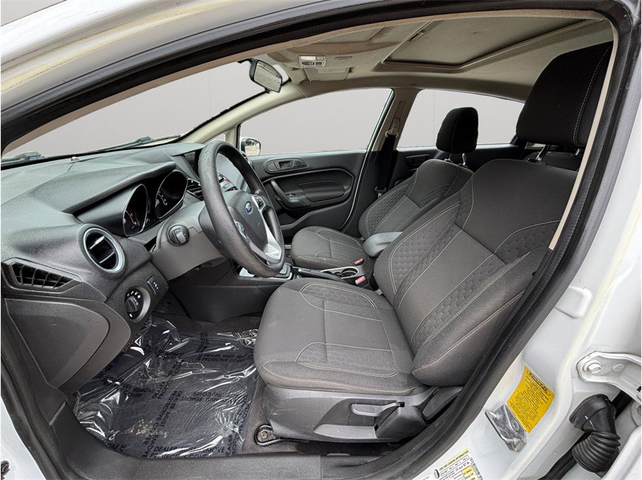Used 2018 Ford Fiesta SE w/ Equipment Group 201A FWD image 2