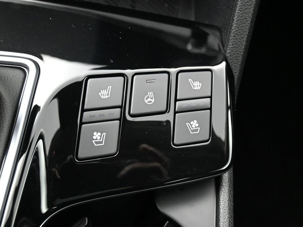 Used 2025 Kia Sportage SX image 26