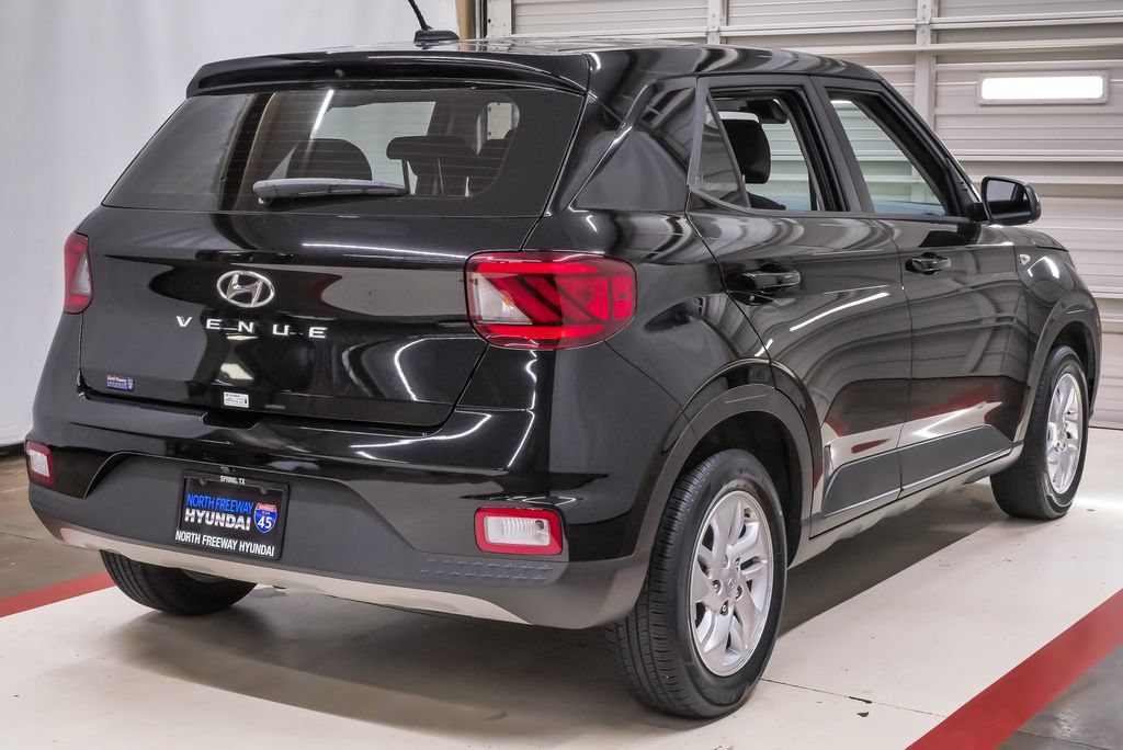 Certified 2024 Hyundai Venue SE FWD image 6