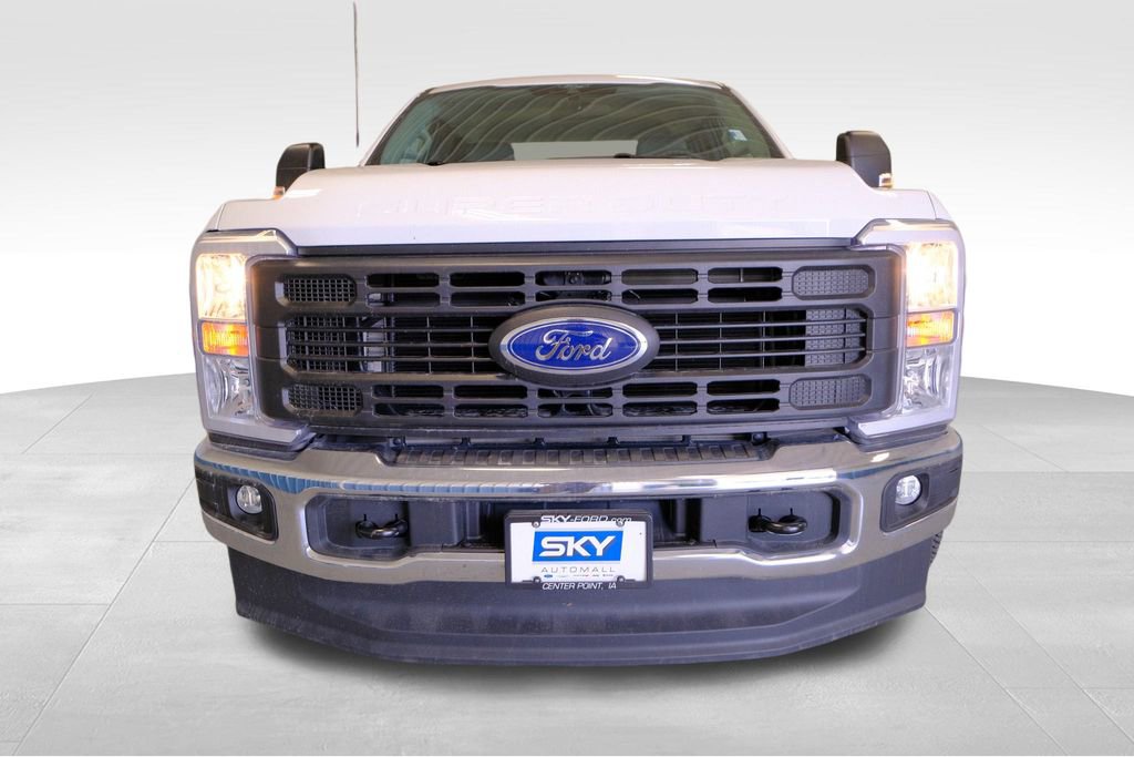 New 2025 Ford F250 XL w/ XL Chrome Package image 13