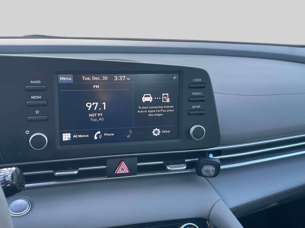 Used 2023 Hyundai Elantra SEL image 25