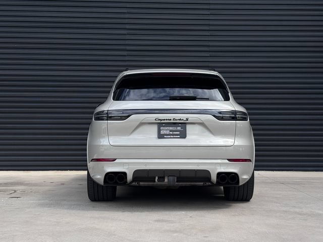 Certified 2022 Porsche Cayenne Turbo S AWD/4WD image 6