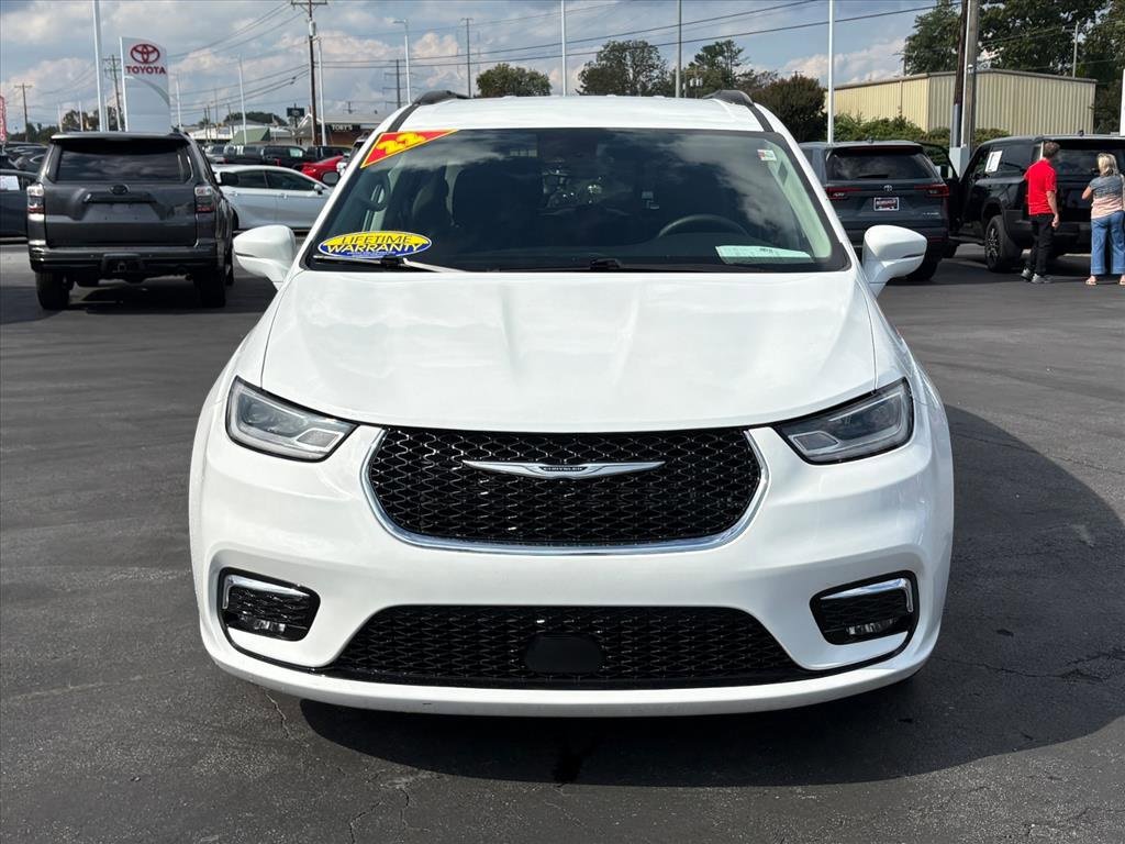 Used 2022 Chrysler Pacifica Touring-L image 25