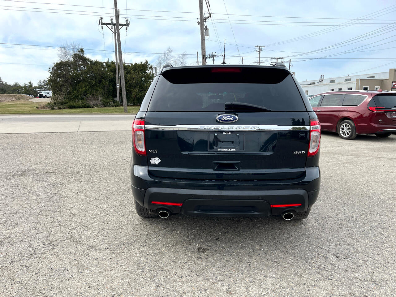 Used 2015 Ford Explorer XLT w/ Equipment Group 202A image 4