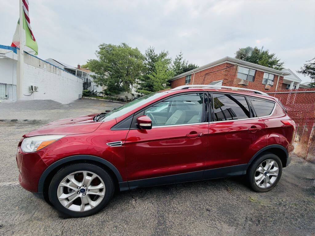 Used 2014 Ford Escape Titanium AWD/4WD image 2