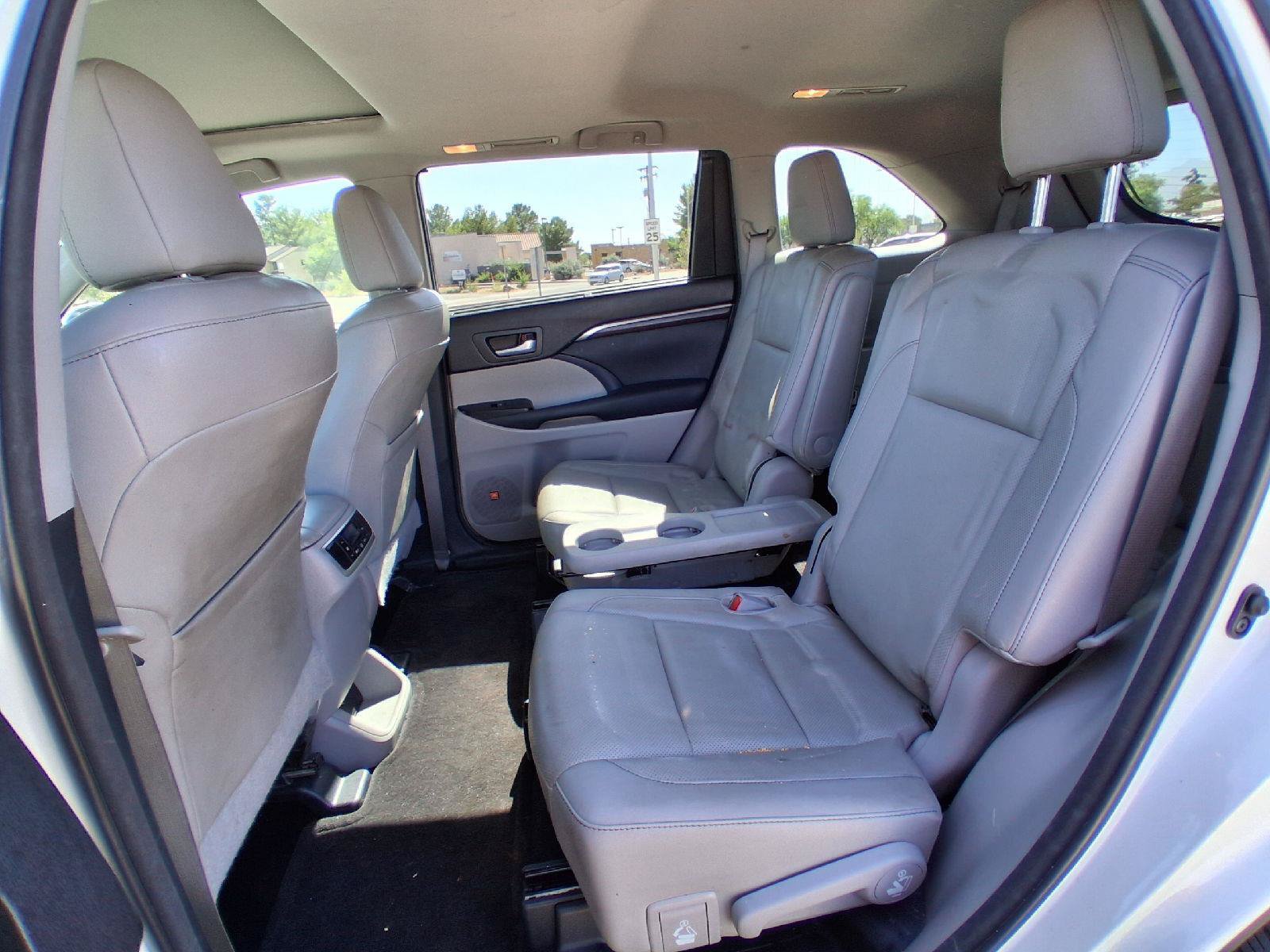 Used 2014 Toyota Highlander Limited FWD image 17