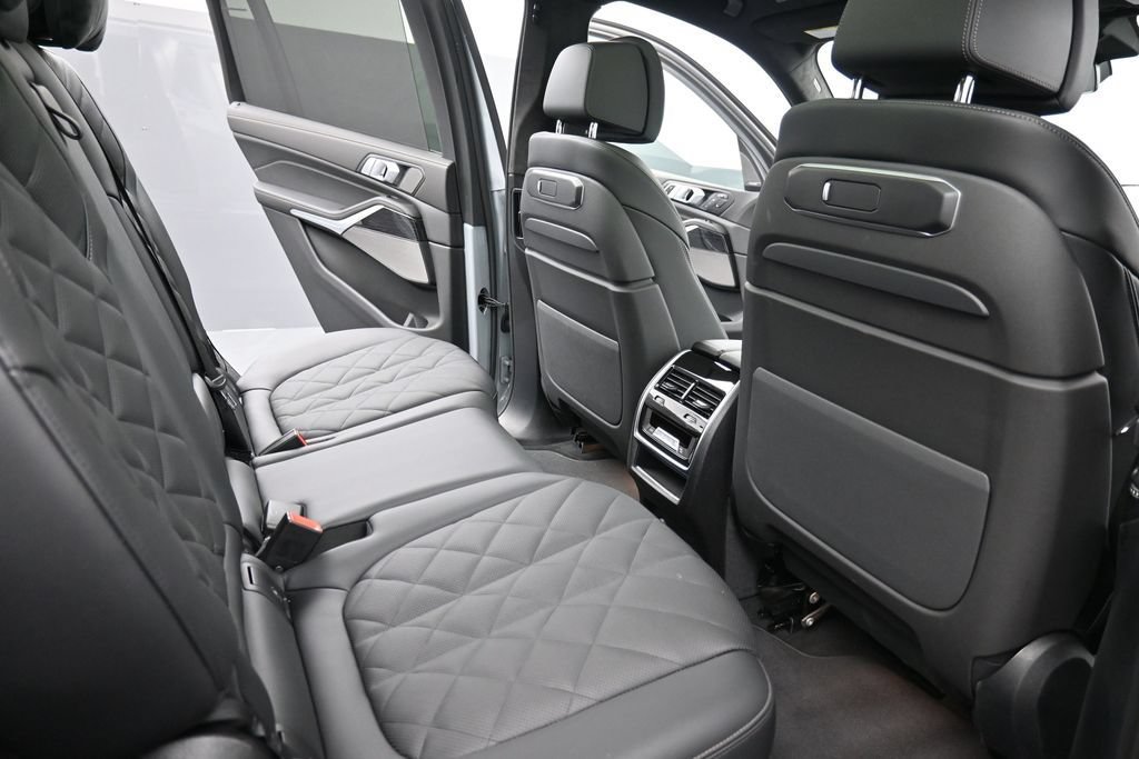 Used 2026 BMW X7 xDrive40i w/ M Sport Package AWD/4WD image 20