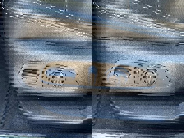 Used 2023 GMC Acadia SLT image 27