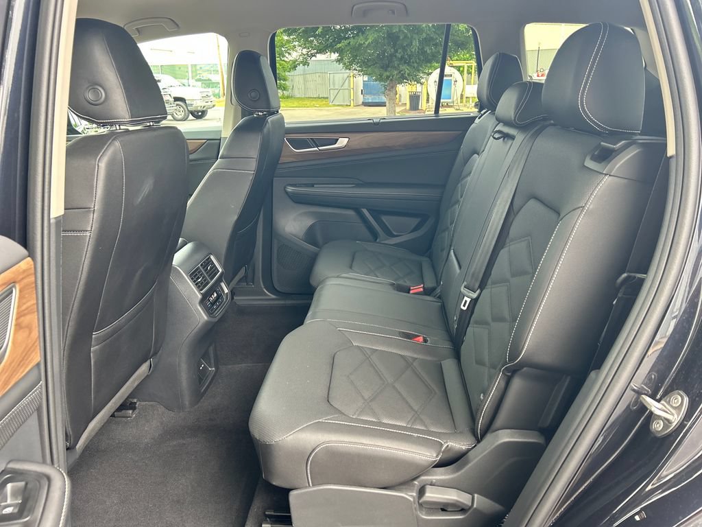 Used 2026 Volkswagen Atlas SE AWD/4WD image 36