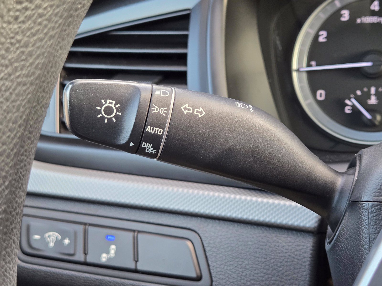 Used 2018 Hyundai Sonata SE FWD image 23