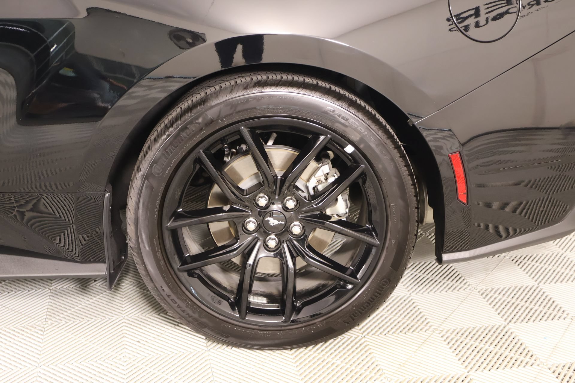 Used 2025 Ford Mustang Coupe RWD image 17
