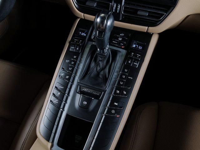 Certified 2021 Porsche Macan AWD/4WD image 16