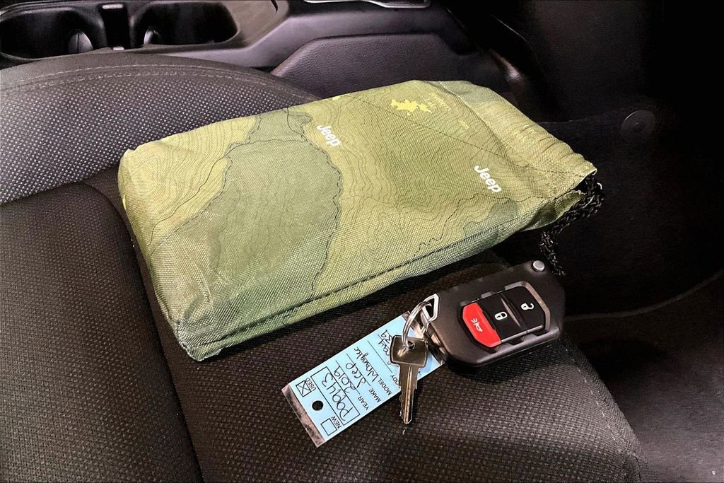 Used 2019 Jeep Wrangler Sport S image 33