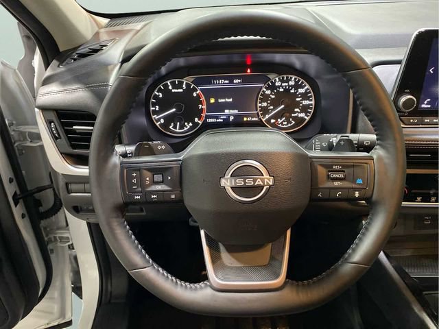 Certified 2025 Nissan Rogue SV image 14