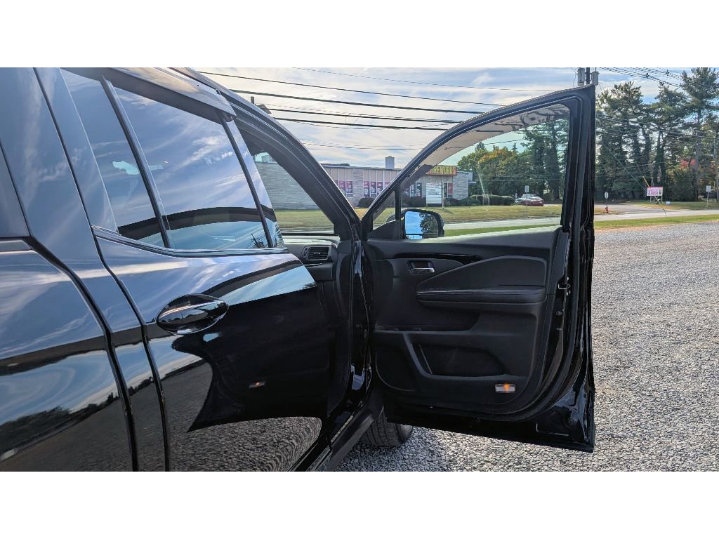 Used 2017 Honda Ridgeline Black Edition image 11