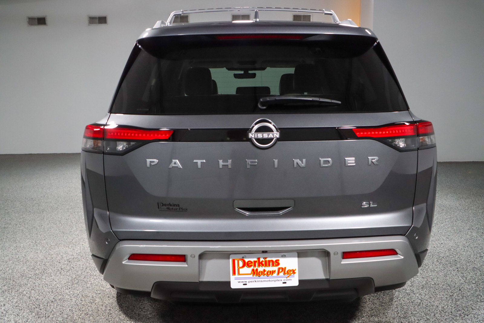 Used 2023 Nissan Pathfinder SL FWD image 8