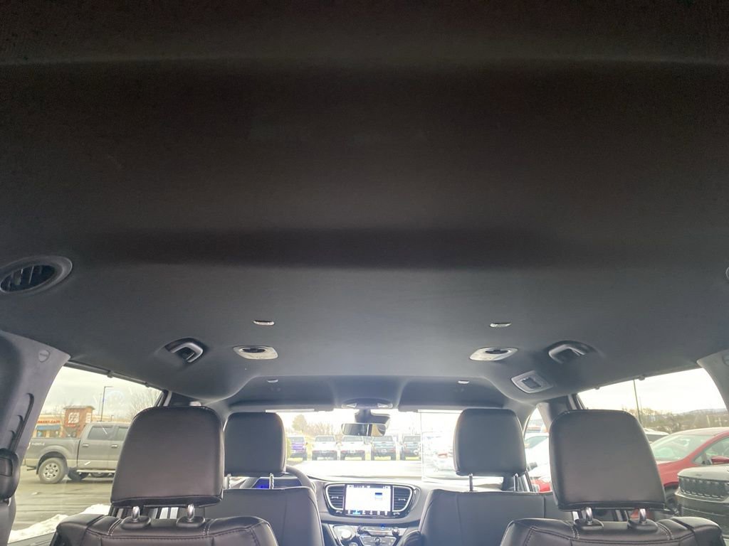 New 2026 Chrysler Voyager LX image 17