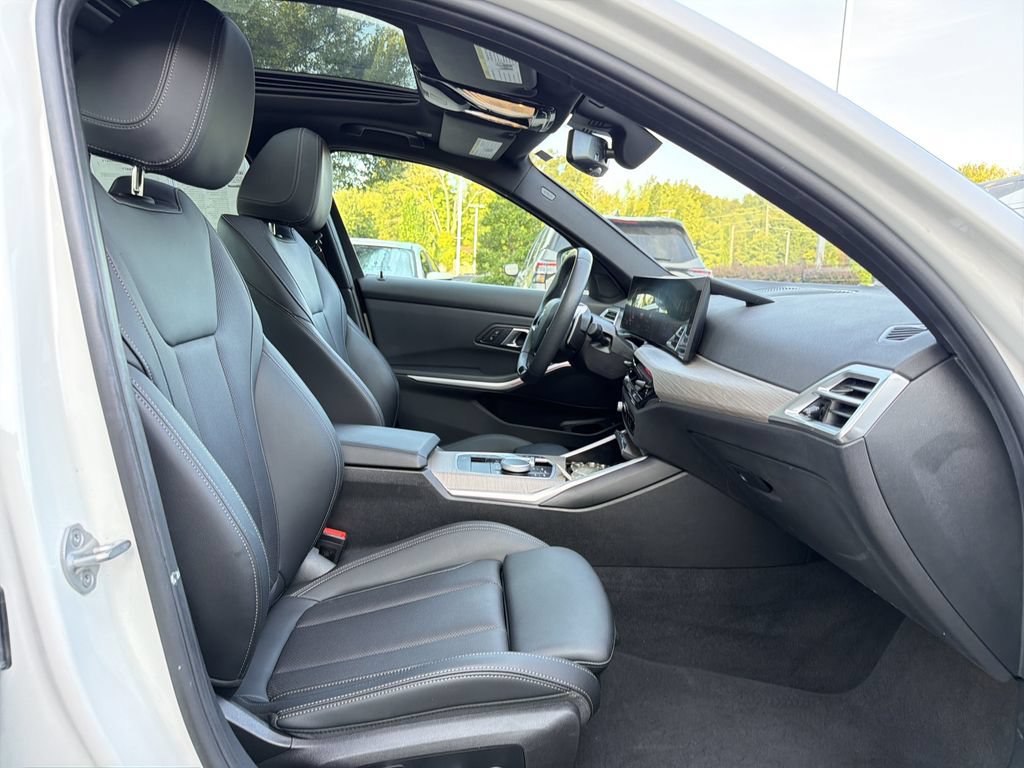 Used 2025 BMW 330i Sedan RWD image 17