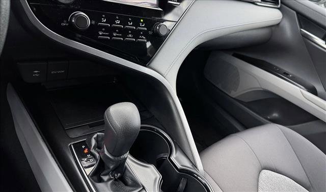 Used 2019 Toyota Camry LE FWD image 15