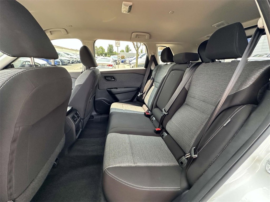 Used 2022 Nissan Rogue S image 28