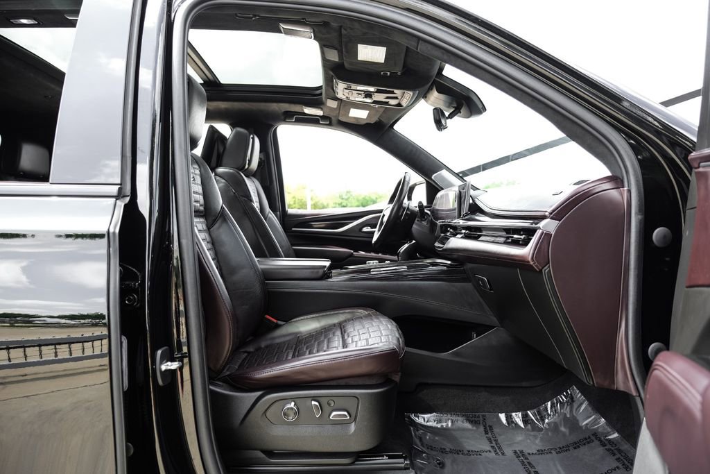 Used 2023 Cadillac Escalade V AWD/4WD image 40