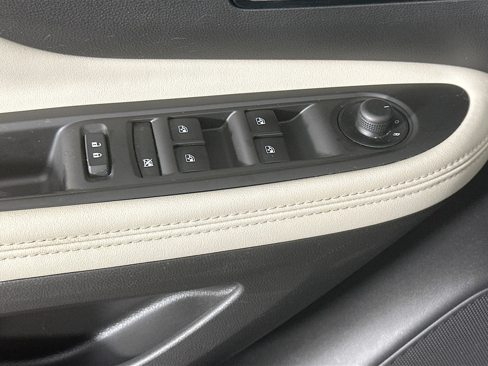 Used 2020 Buick Encore Preferred w/ Safety Package FWD image 15