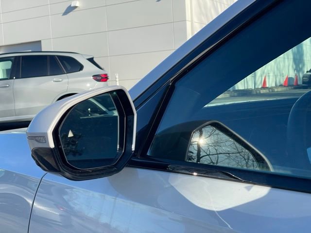 Certified 2026 BMW 740i xDrive w/ Premium Package image 27