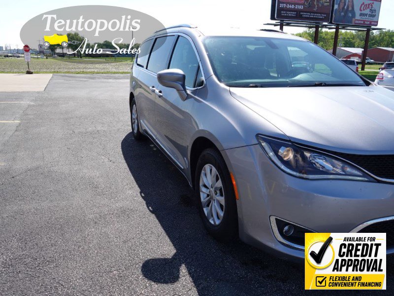 Used 2019 Chrysler Pacifica Touring-L FWD image 8