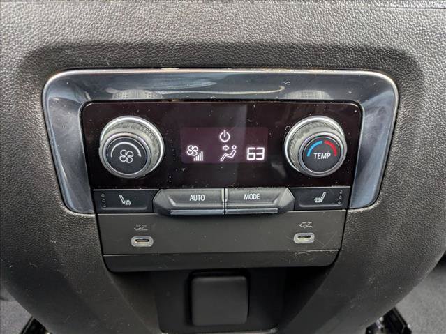 Used 2022 Chevrolet Suburban High Country AWD/4WD image 18