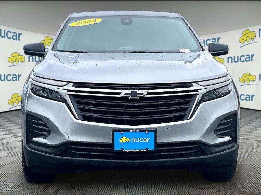 Used 2024 Chevrolet Equinox LS w/ LS Convenience Package AWD/4WD image 2