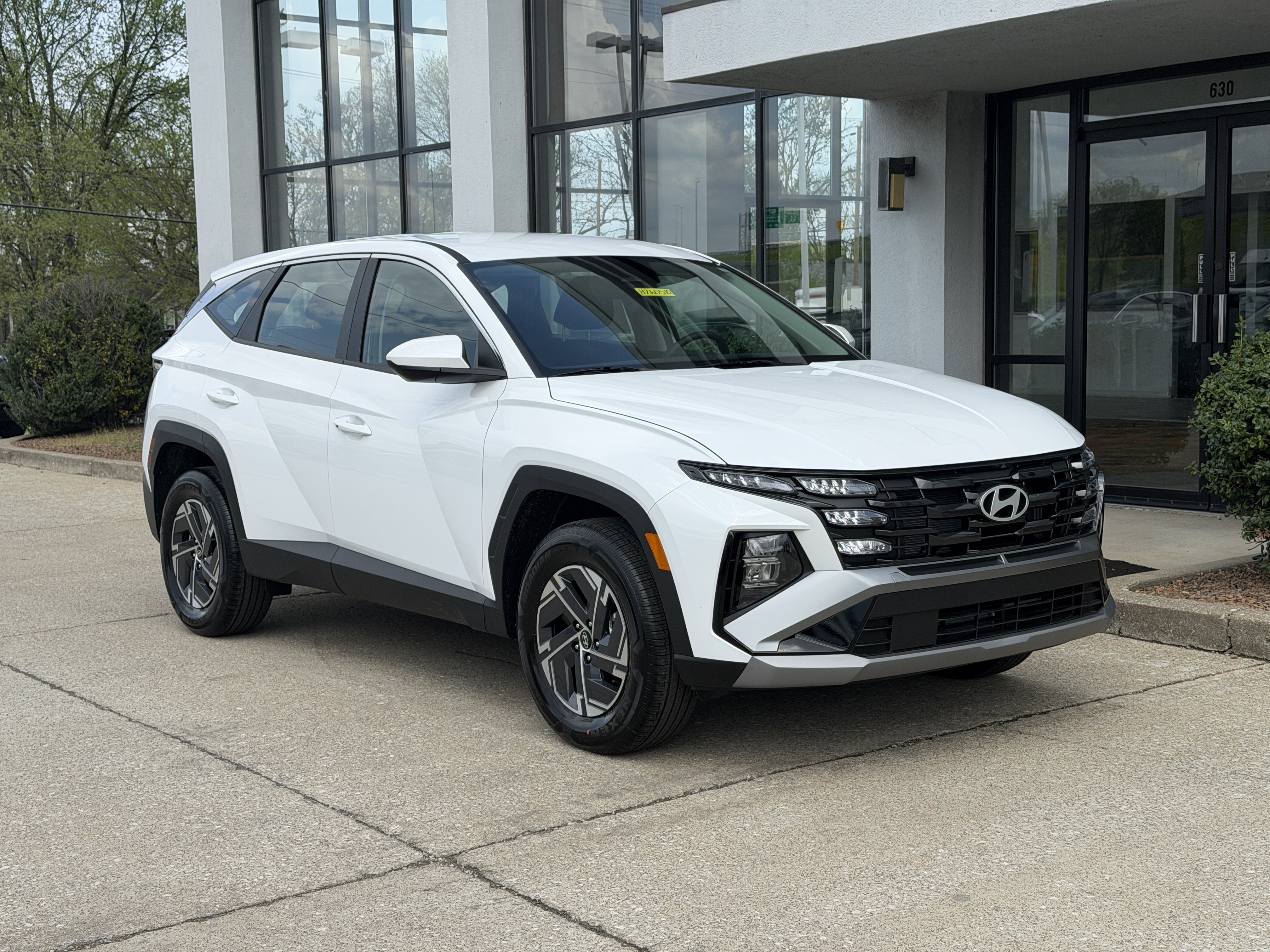 New 2026 Hyundai Tucson Blue SE AWD/4WD image 2