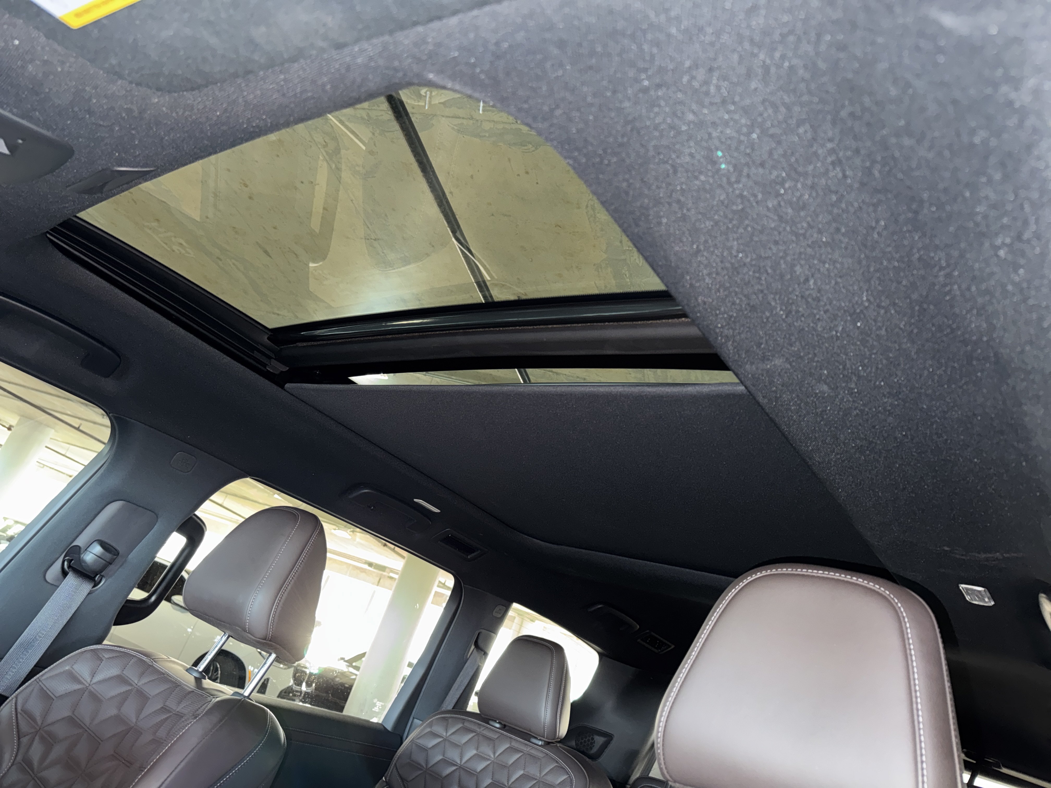 Used 2025 Nissan Armada Platinum Reserve RWD image 36