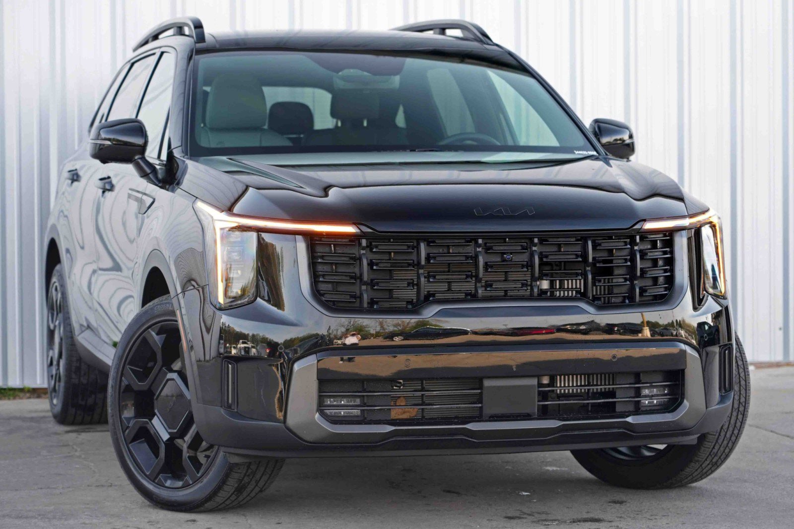 Used 2025 Kia Sorento SX Prestige w/ Sage Leather Package image 4