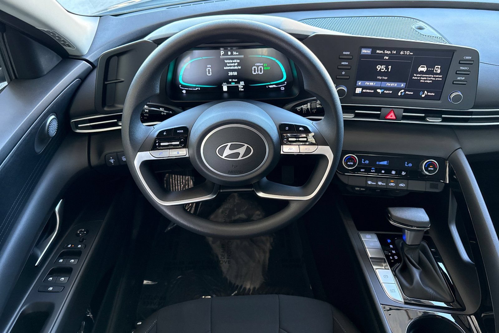 New 2026 Hyundai Elantra Hybrid FWD image 13