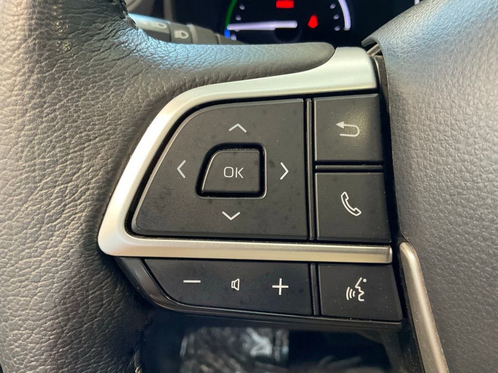 Used 2021 Toyota Sienna XLE w/ XLE Plus Package image 12