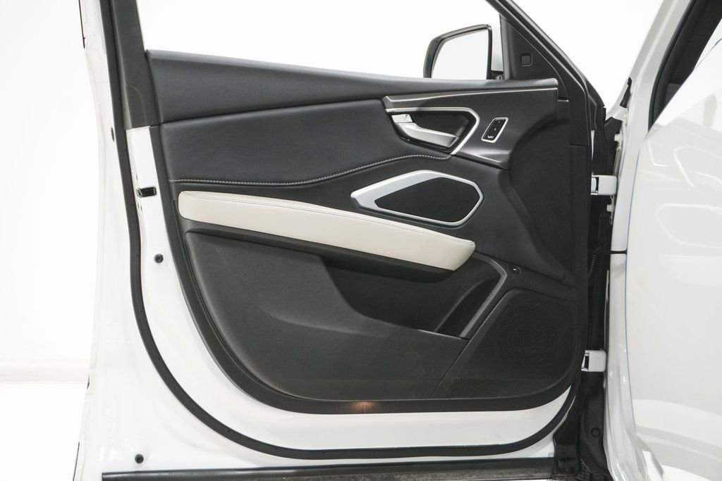 Used 2025 Acura RDX SH-AWD image 9