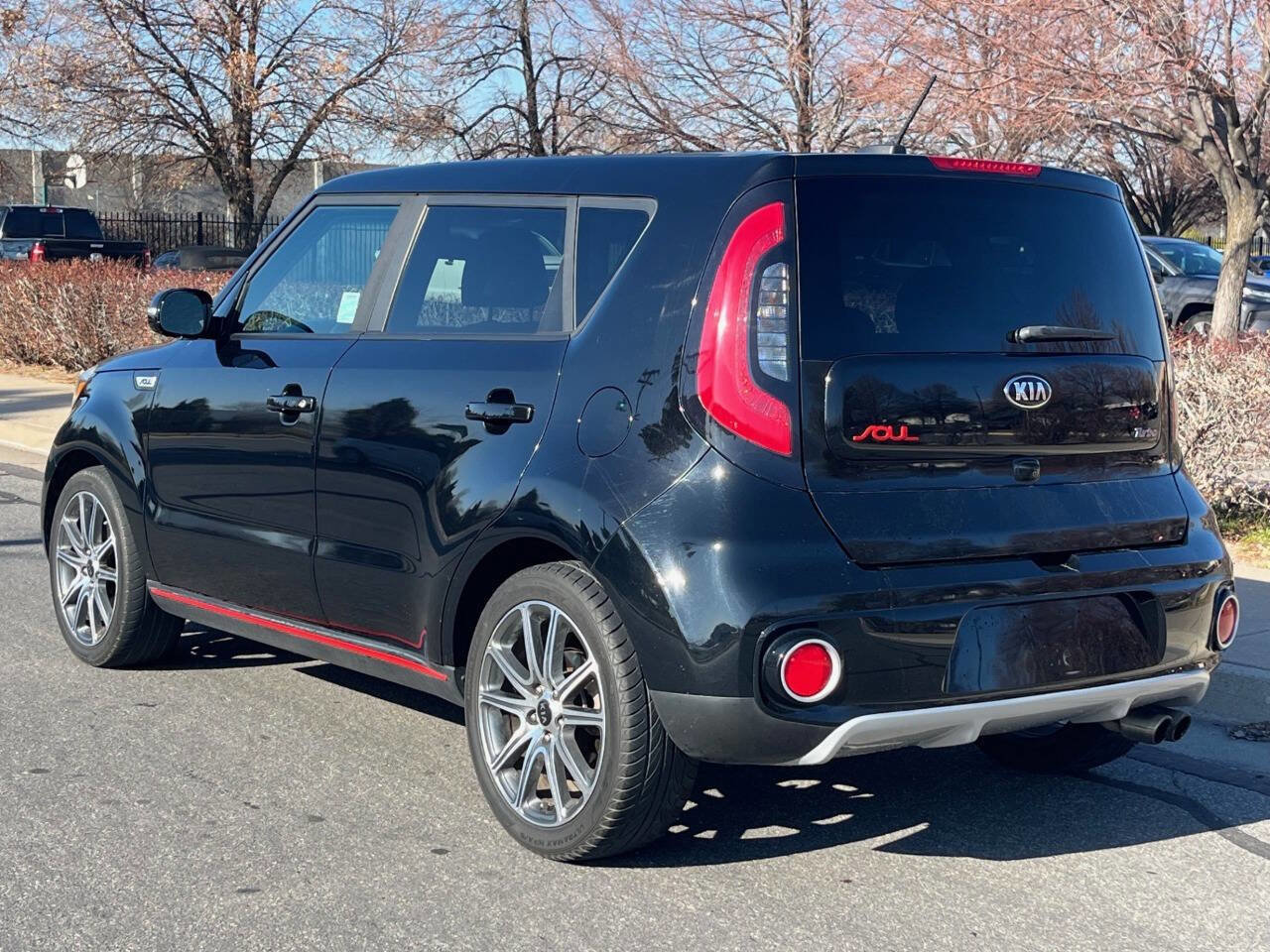 Used 2019 Kia Soul ! w/ Technology Package FWD image 3