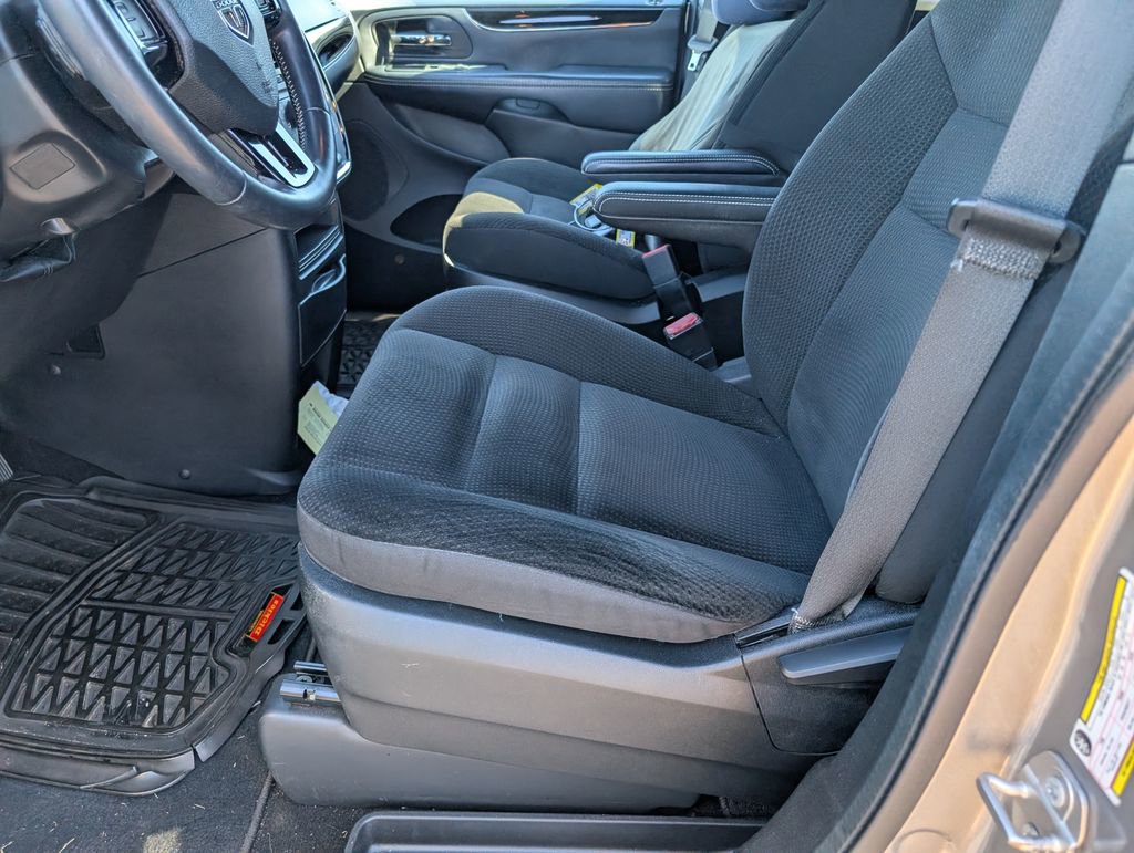 Used 2018 Dodge Grand Caravan SE image 11