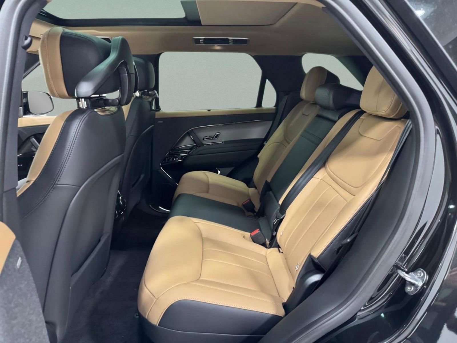 New 2026 Land Rover Range Rover Sport Dynamic SE image 9
