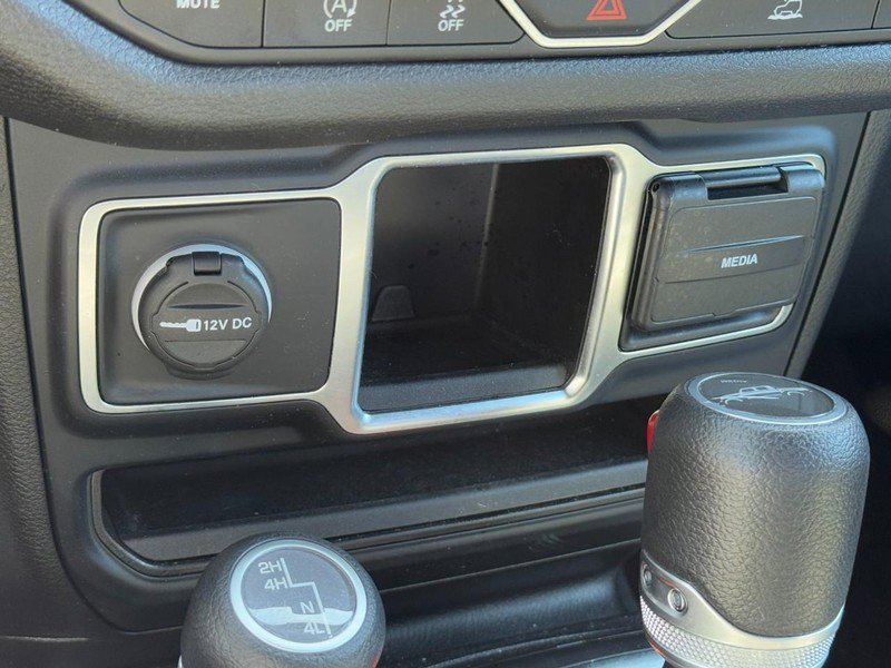 Used 2024 Jeep Gladiator Sport AWD/4WD image 19