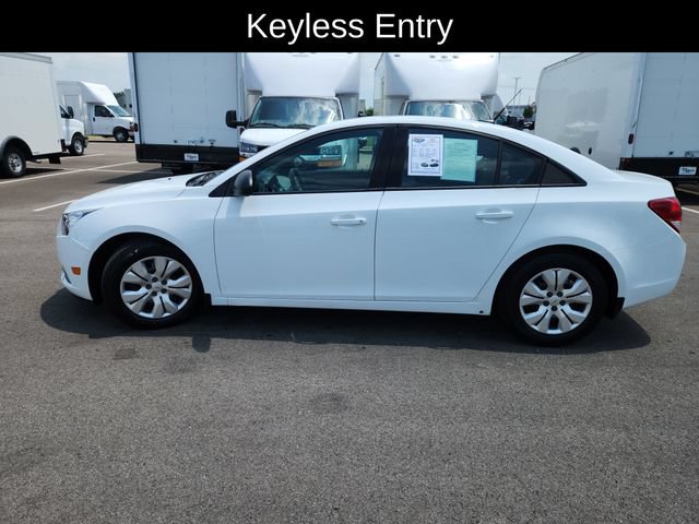 Used 2013 Chevrolet Cruze LS FWD image 4