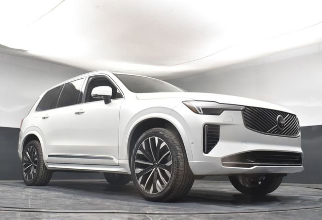 Used 2025 Volvo XC90 B5 Plus w/ Protection Package Premier image 31