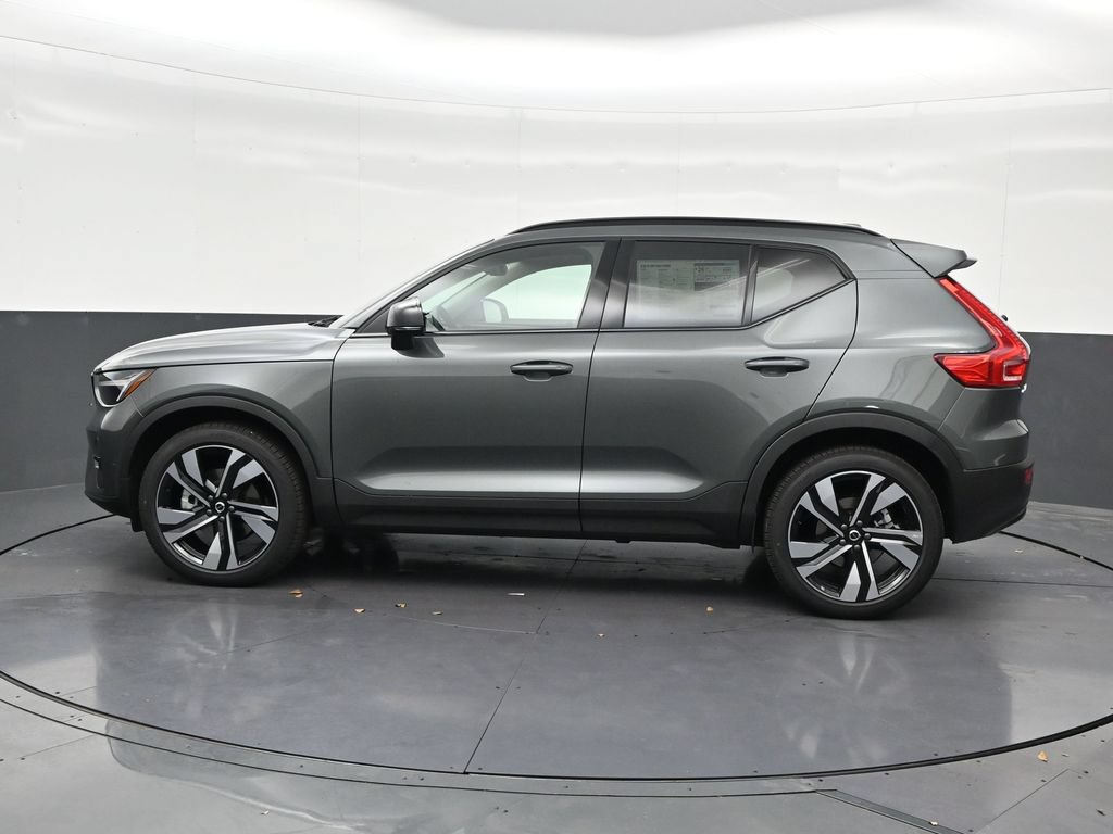 New 2026 Volvo XC40 B5 Plus AWD/4WD image 2