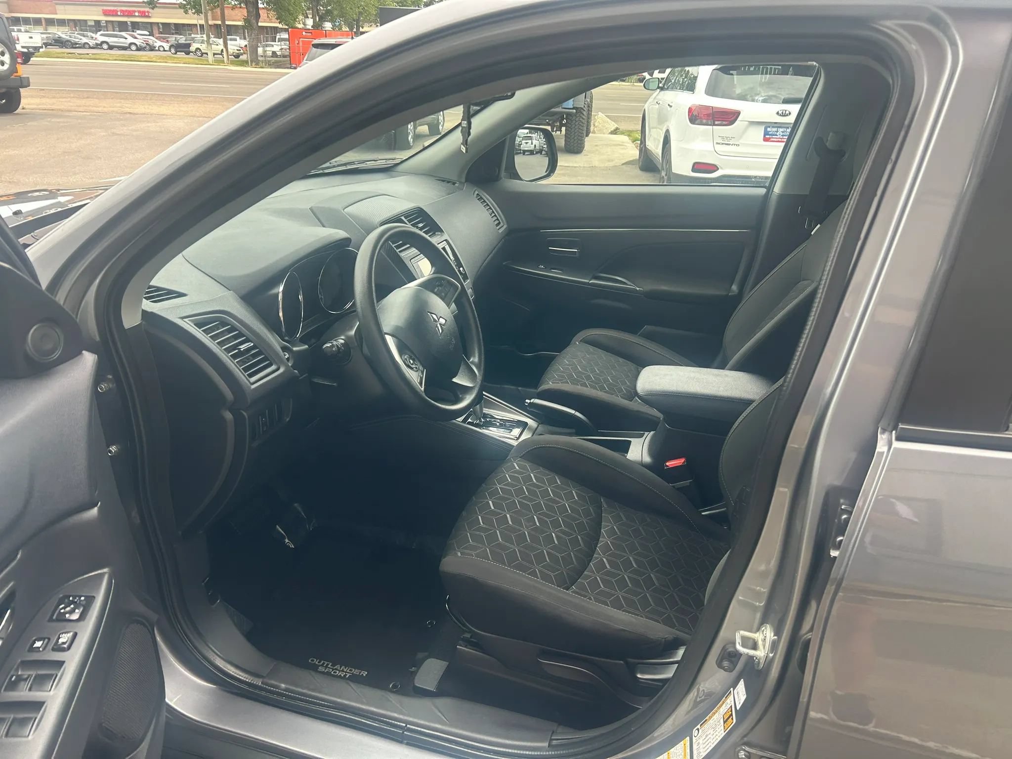 Used 2024 Mitsubishi Outlander Sport AWD image 3