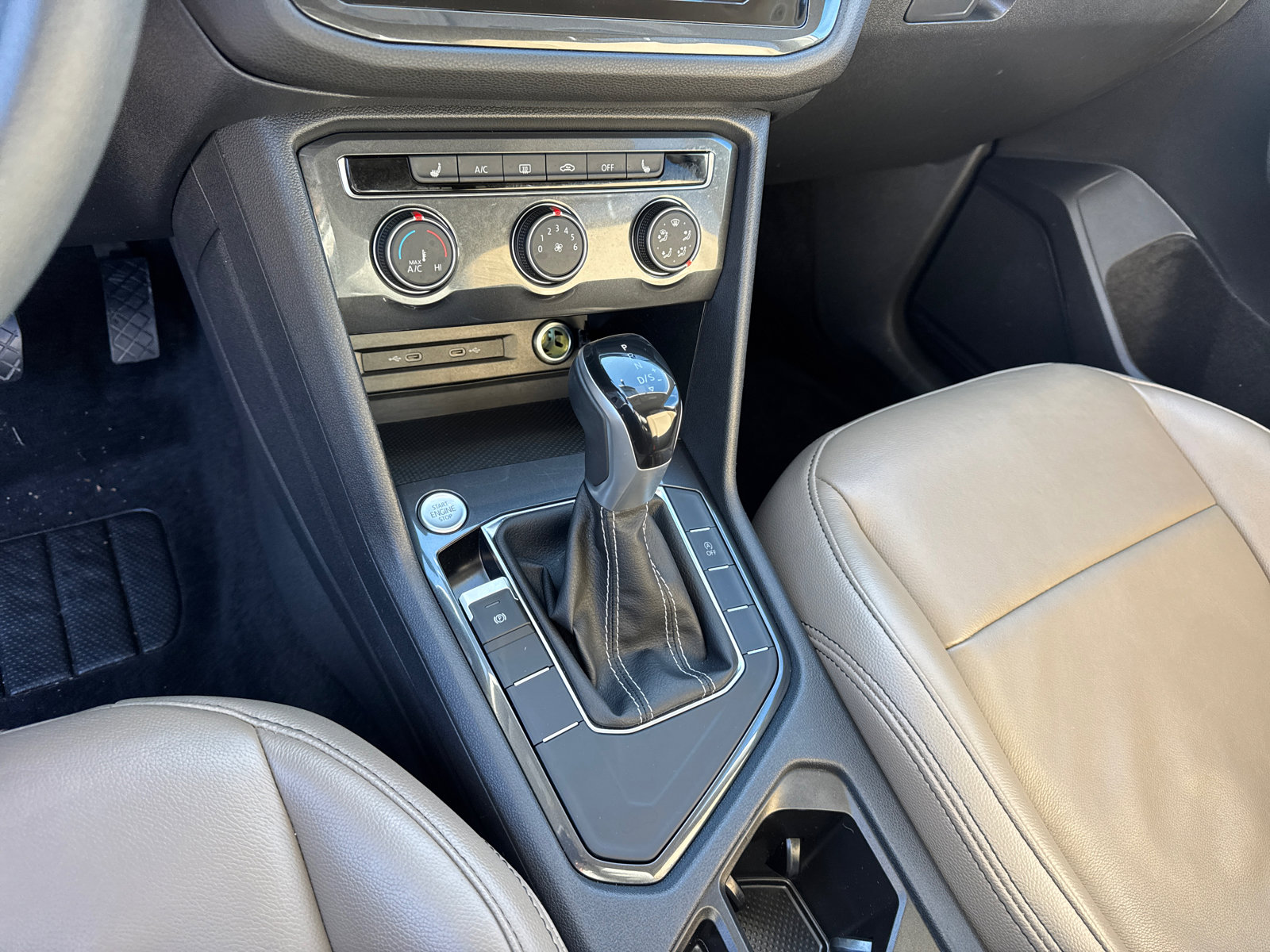 Used 2022 Volkswagen Tiguan S image 30